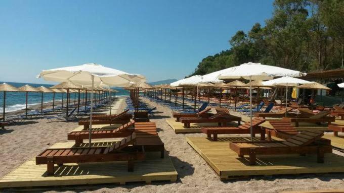 Burano Camping Beach-Bar Nea Thesi Exterior photo